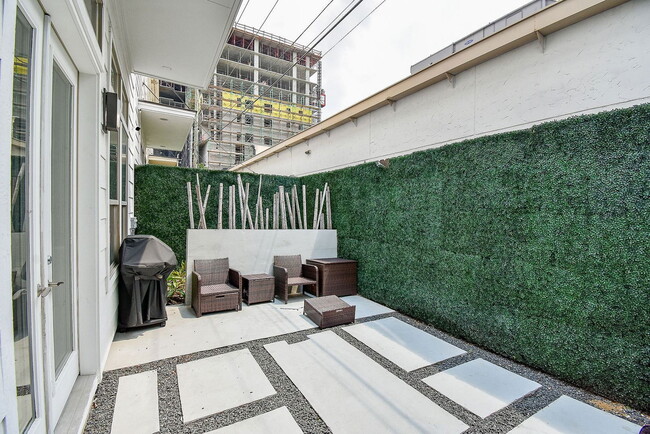 Building Photo - 1211 Rosine St