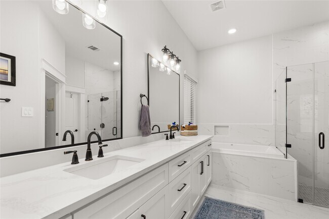 Building Photo - 3559 Pebble Beach Blvd