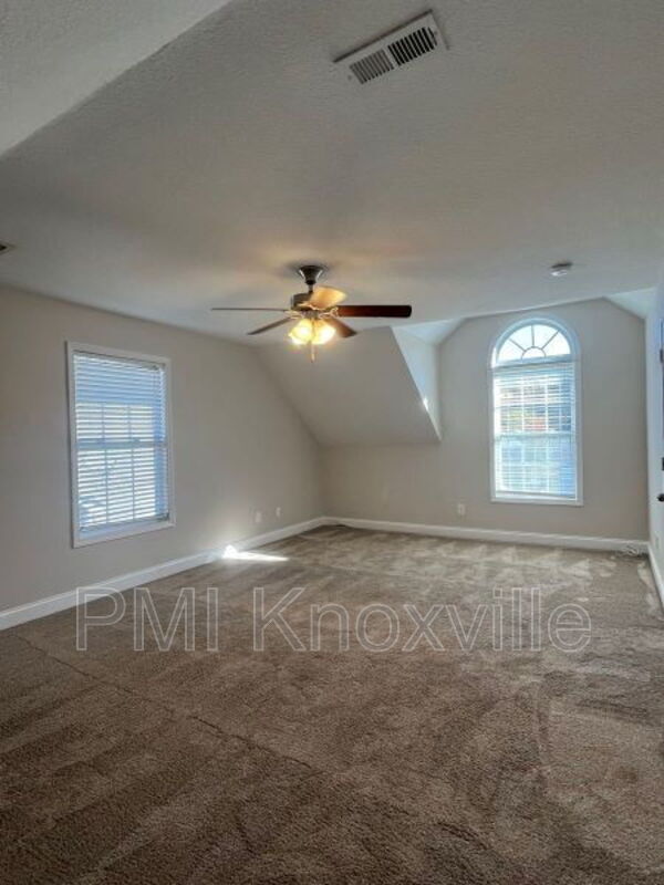 Building Photo - 5825 Beaver Run Ln