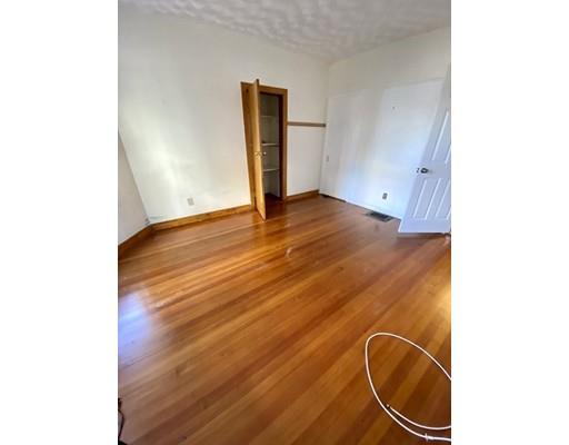 Building Photo - 102 Sydney St