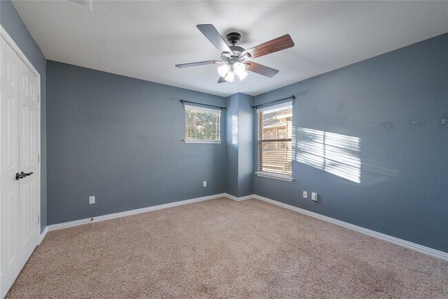 Building Photo - 9961 Aly May Dr