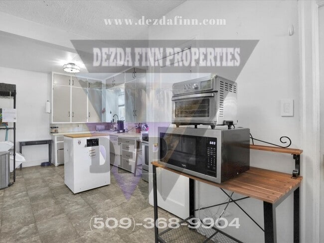 Building Photo - Northside 3Bed, 1Bath Vintage Bungalow