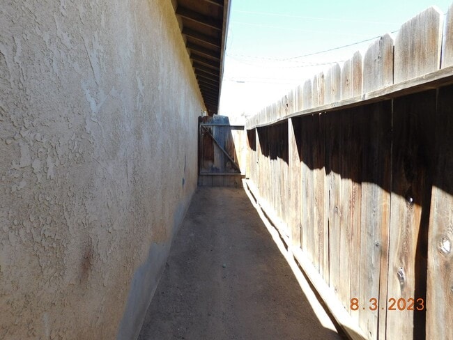 Building Photo - 135 S Norma St