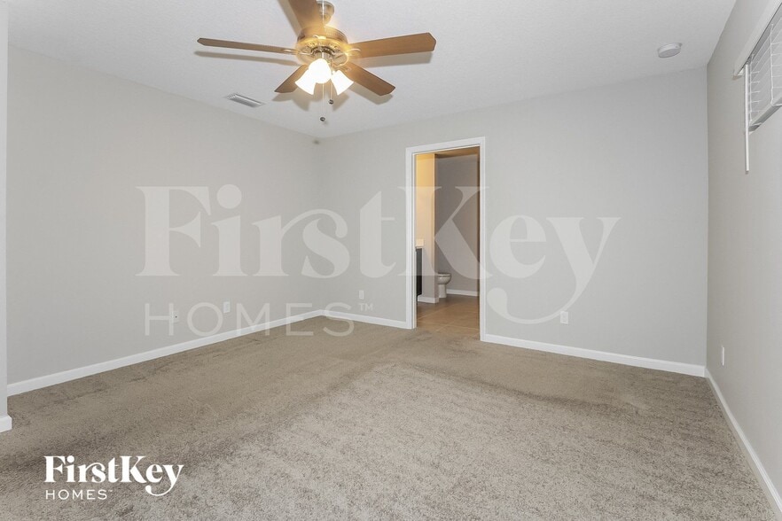 Building Photo - 873 SW Saltonstall Terrace