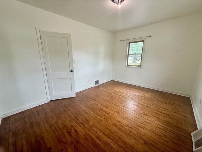 Building Photo - 3 Bed 1 Bath Single Family Home in Wausau ...