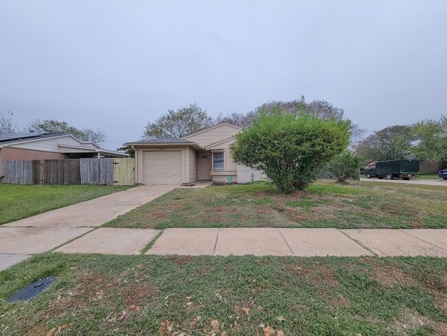 Building Photo - 24202 4 Sixes Ln