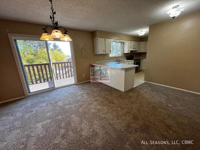 Building Photo - 1527 Spring Valley Dr