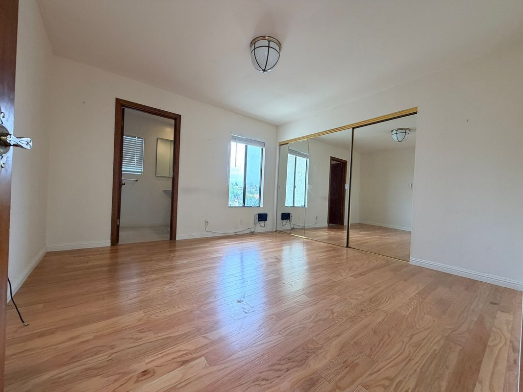 Building Photo - 1213 Via Zumaya