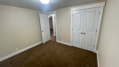 Building Photo - UNIT 525