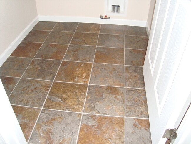 Building Photo - Pet Friendly Single Family Home w/attached garage and RV Parking