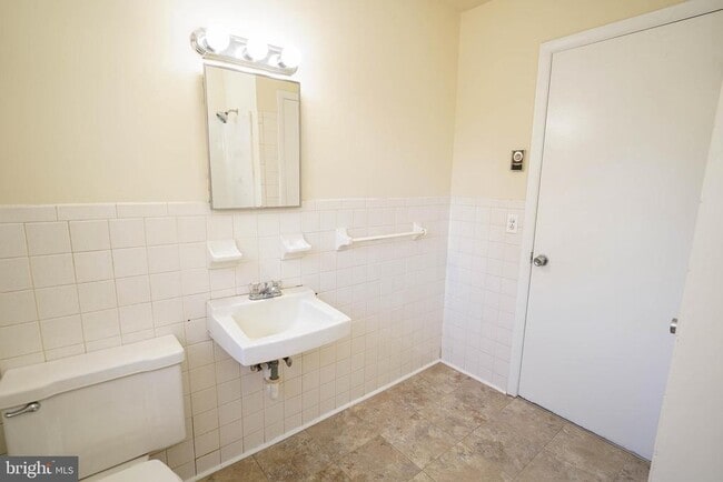 Building Photo - 5629 Rip Wil Dr