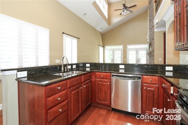 Building Photo - 405 Halyard Ln