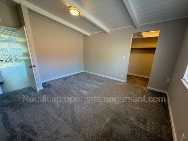 Building Photo - 2349 Harper St