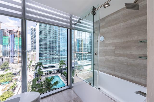 Building Photo - 1300 Brickell Bay Dr