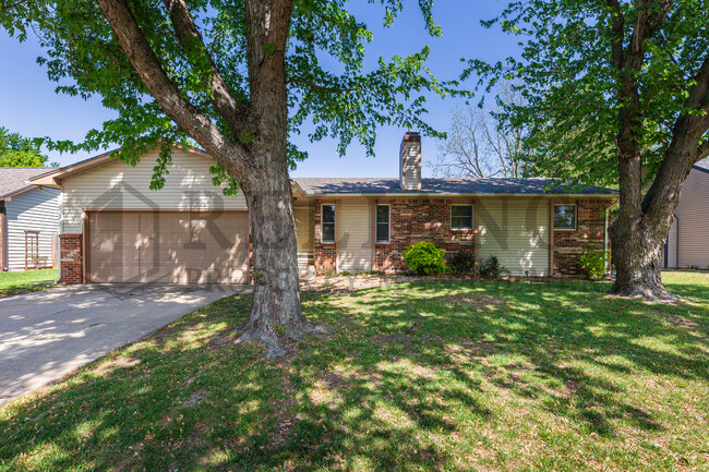 Primary Photo - 510 N Parkridge St