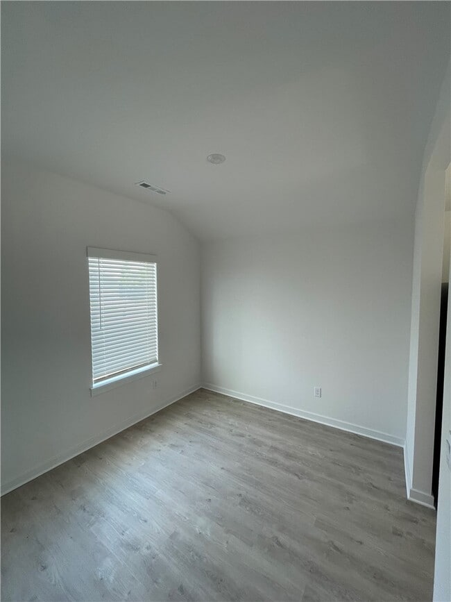 Building Photo - 2650 N Snowball Dr