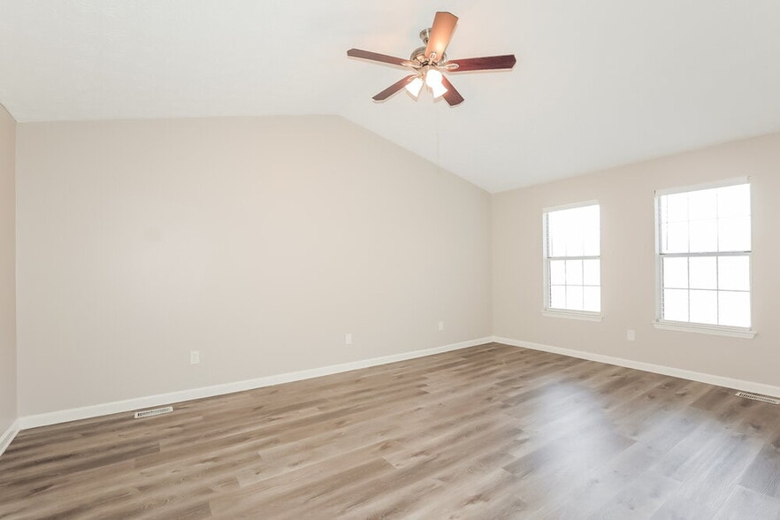 Building Photo - 7078 Shore Rd