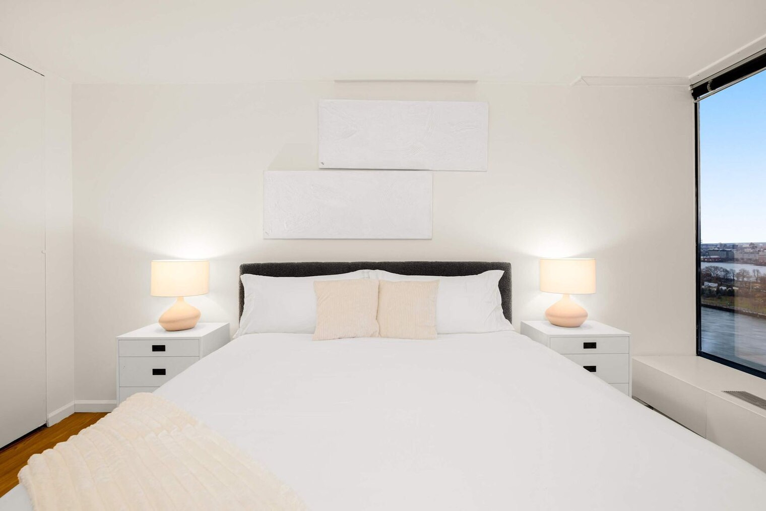 Building Photo - 525 E 72nd St