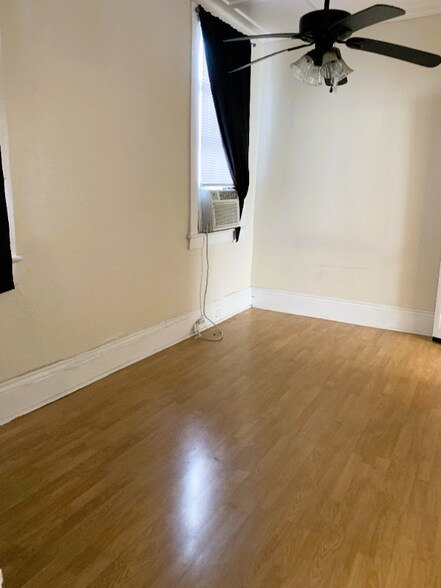 Building Photo - 7114 Freret St