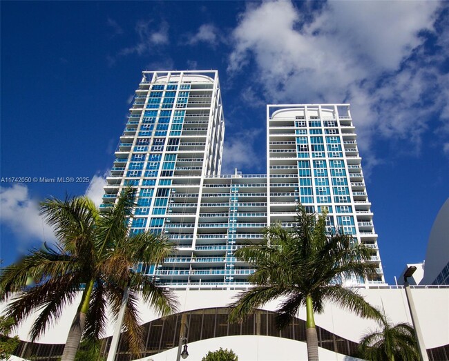 Building Photo - 6899 Collins Ave