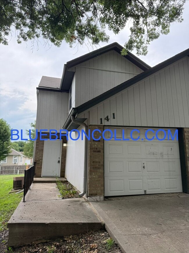 Building Photo - Great deal for an great property, Fresh paint and new carpet!