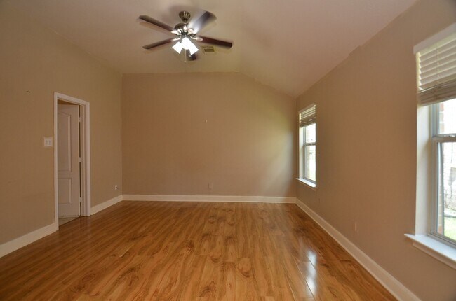 Building Photo - 4510 Regal Dr
