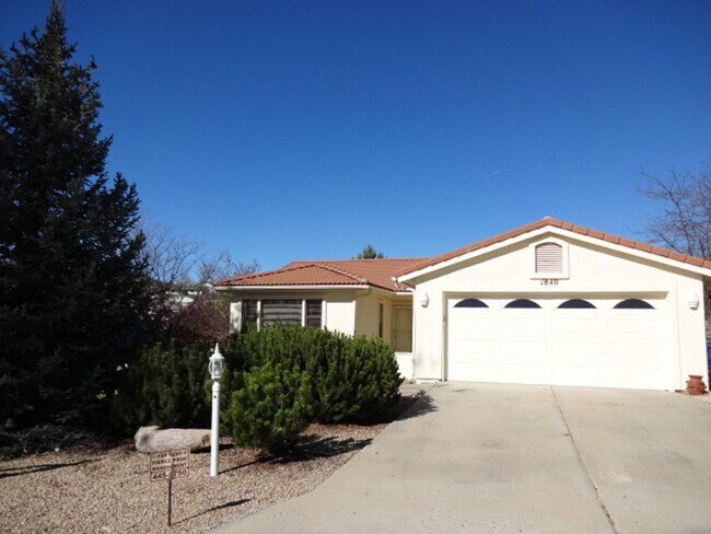 Primary Photo - Cliff Rose - 3 Bedroom and 2 Bathroom