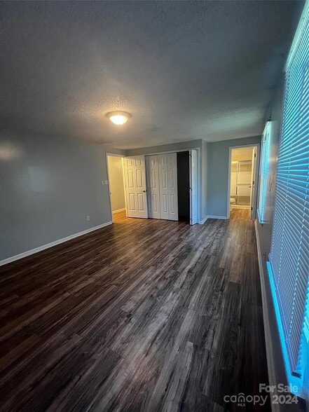 Building Photo - Room in House on Flint Glenn Ln