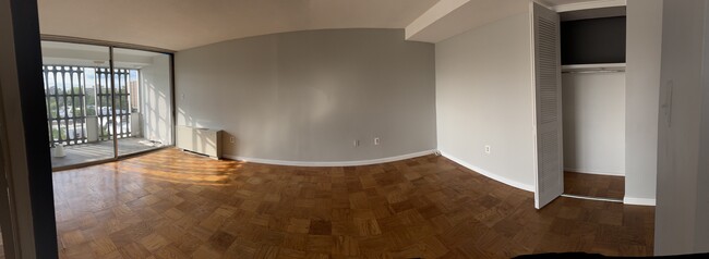 living/dining closer to hallway - 1301 Delaware Ave SW