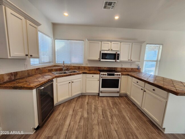 Building Photo - 7762 E Boston St