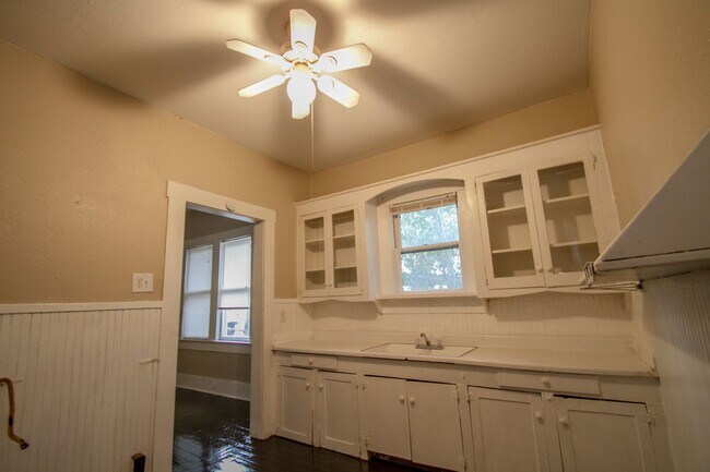 Building Photo - 1727 Nolan St