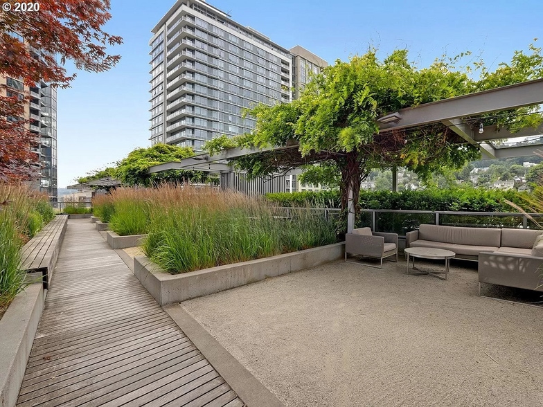 Terrace - 3601 S River Pkwy