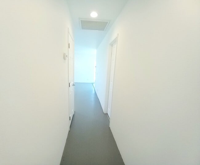 Building Photo - Fantastic Rental Opportunity in South Joshua Tree!