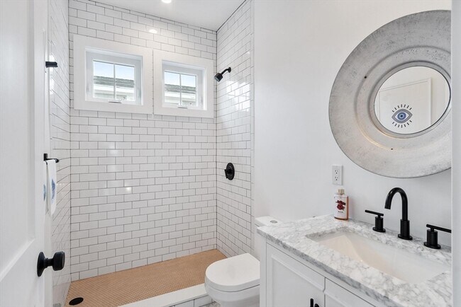 Building Photo - 16 Fosters Point