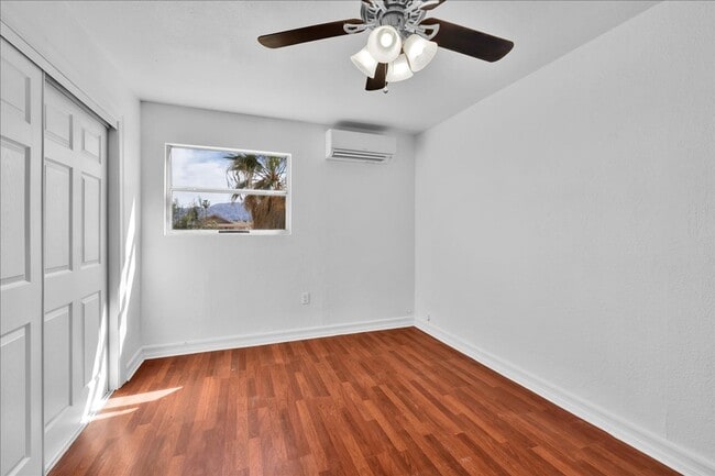 Building Photo - 2 Bedroom Home on 1.8 Acre Lot
