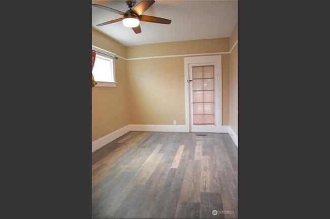 Building Photo - Burwell Duplex