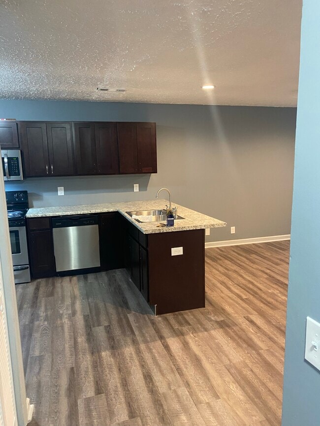 Building Photo - 401A Sarver Ave