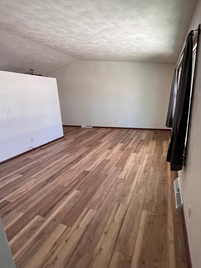 Building Photo - 3621 N Pine St