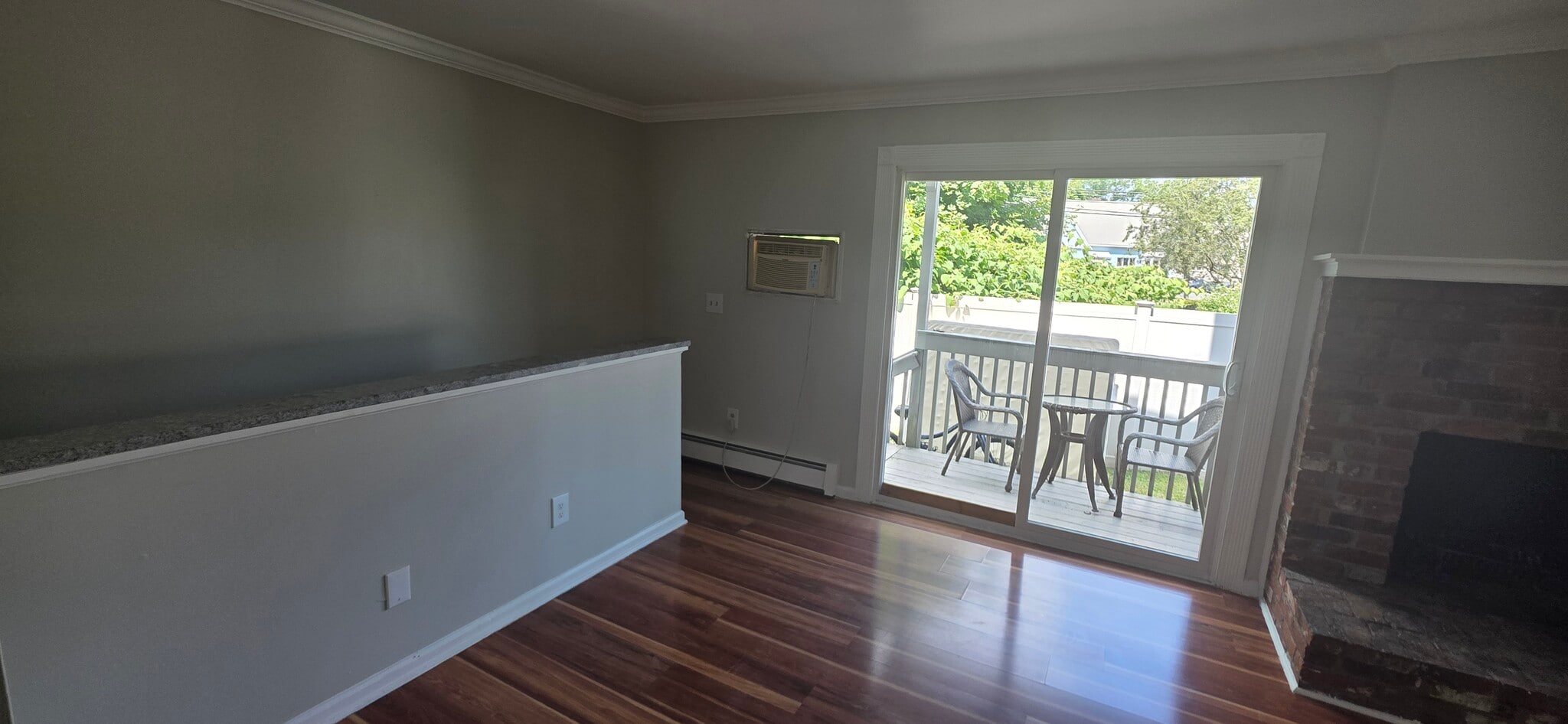 Building Photo - 678 Savin Ave