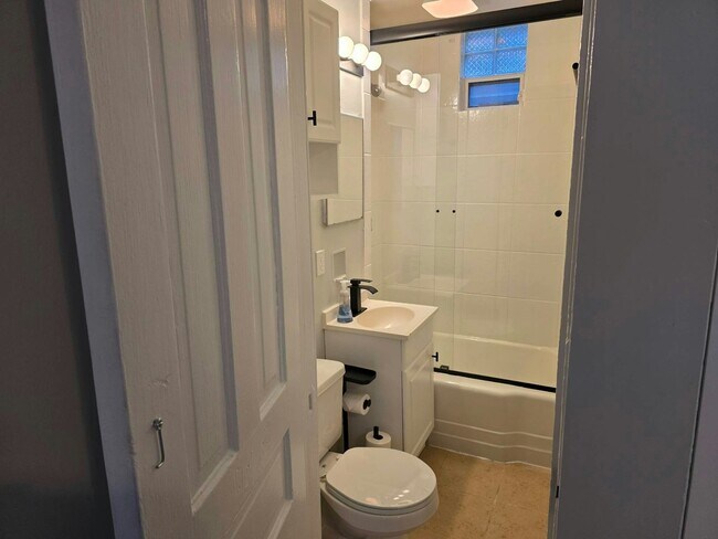 Building Photo - 3611 S Wood St