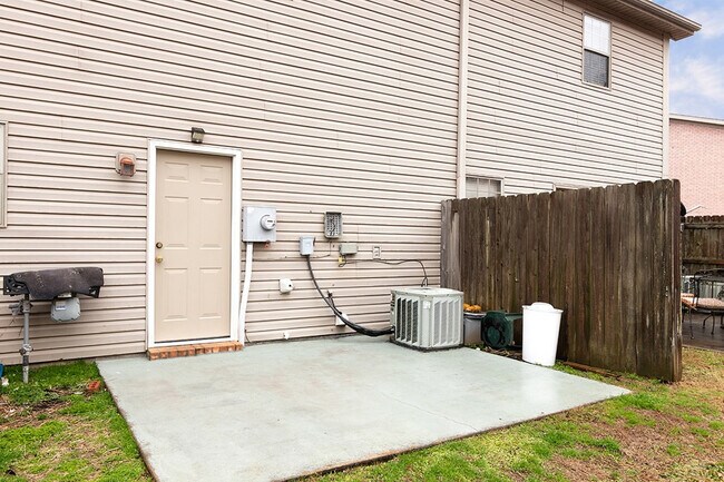 Building Photo - 129 Ashley Way