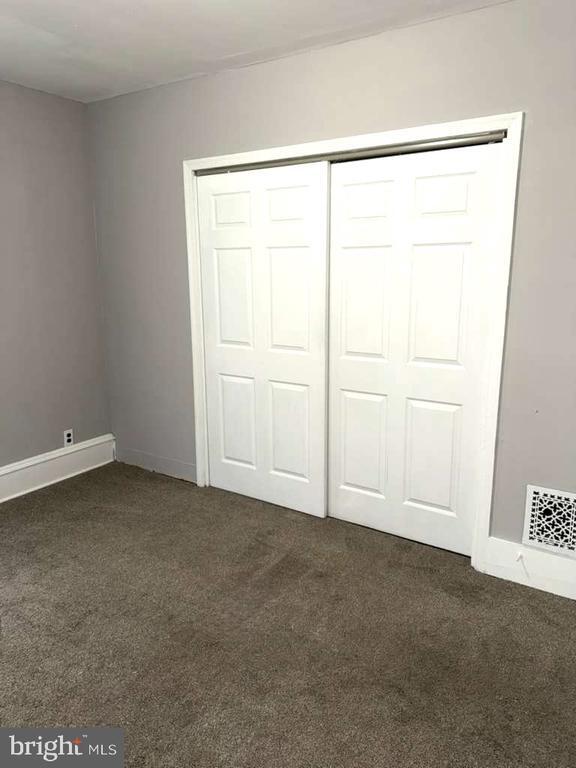 Building Photo - 6539 Park Ave