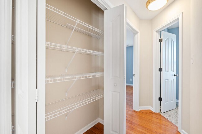 Building Photo - Beautiful 5 Bedroom Home in Dansforth Neighborhood