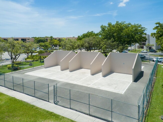 Building Photo - 8650 SW 133rd Avenue Rd