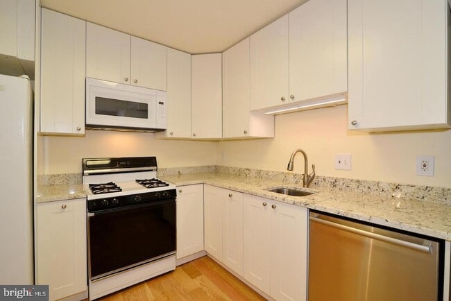 Building Photo - 11803 Breton Ct