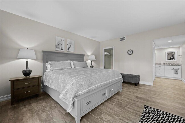 Building Photo - 11863 Wimbledon Cir