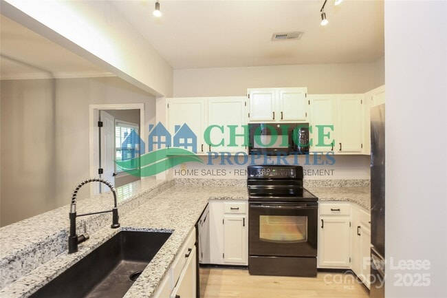 Building Photo - 3304 Selwyn Farms Ln