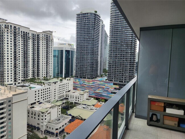 Building Photo - 1000 Brickell Plaza
