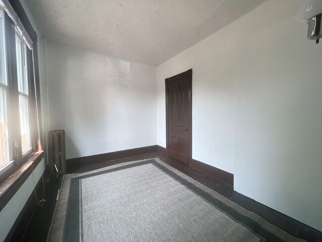 Building Photo - 1349 Washington St