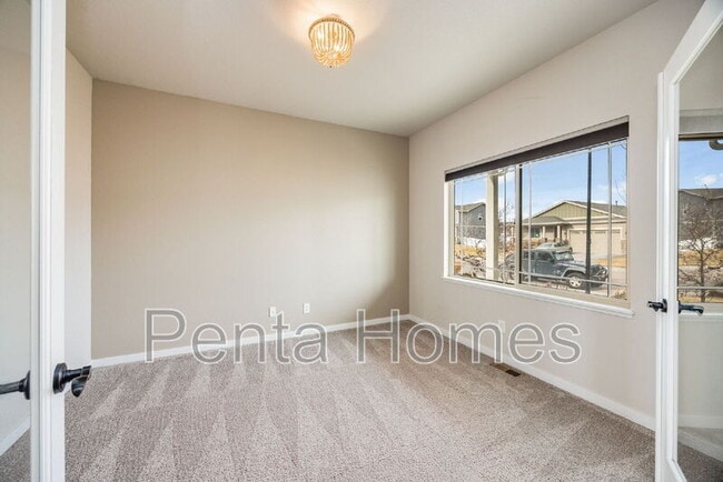 Building Photo - 660 Rock Rd